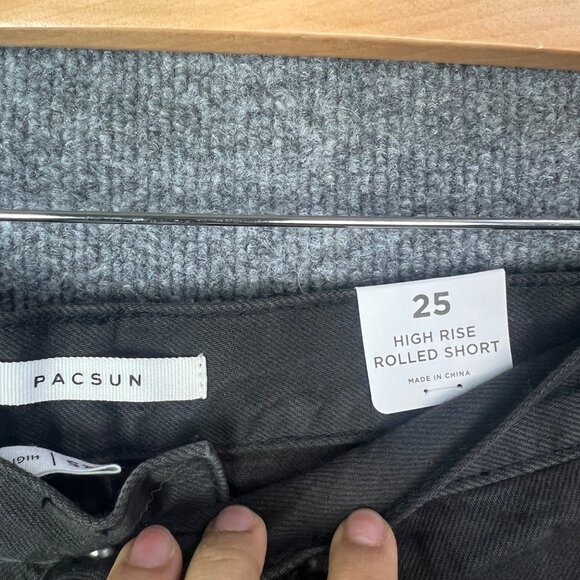 NWT Pacsun Womens‎ 25 Black High Rise Rolled Short Button Fly Cuffed Flat Front - Picture 6 of 9